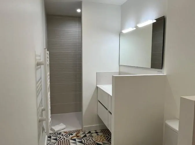 Bella, Joli Appt Rénové Dans Le Bourg Appartement *