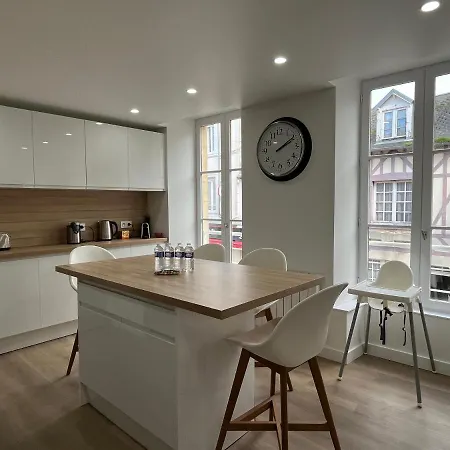 Bella, Joli Appt Renove Dans Le Bourg